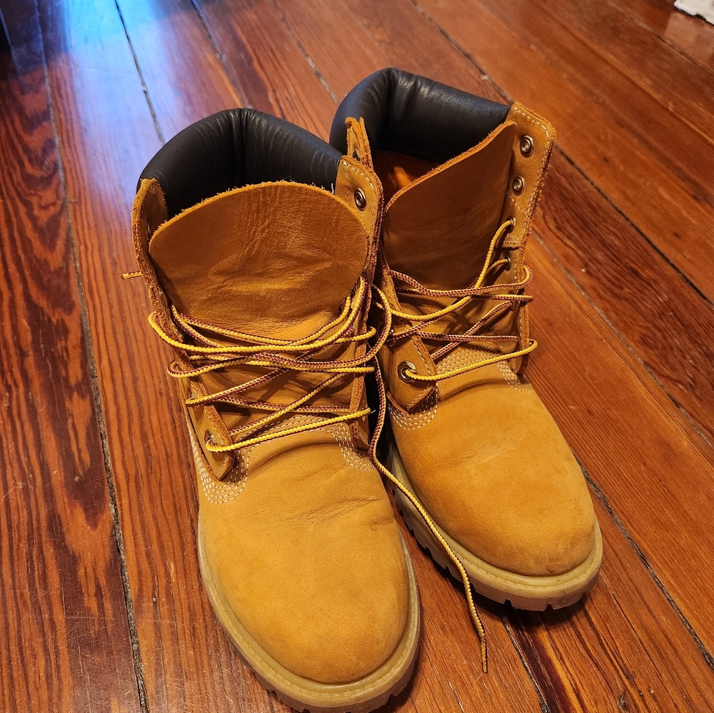 Classic Timberland's women 7.5